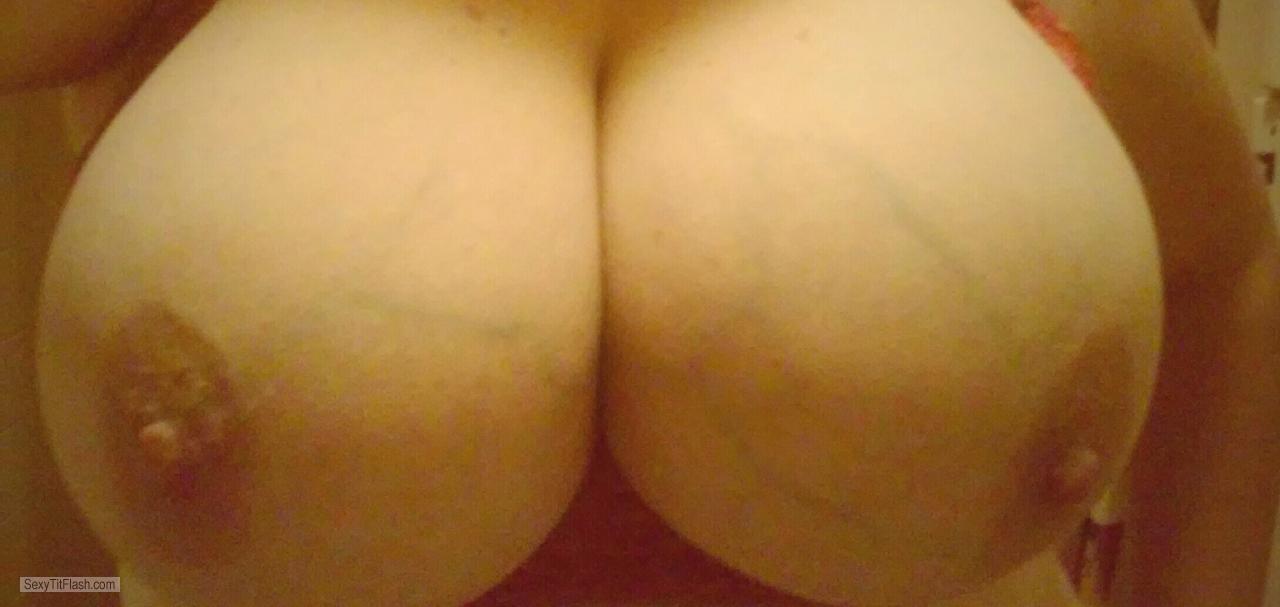 Tit Flash: Girlfriend's Extremely Big Tits (Selfie) - Sexy Chele from United States